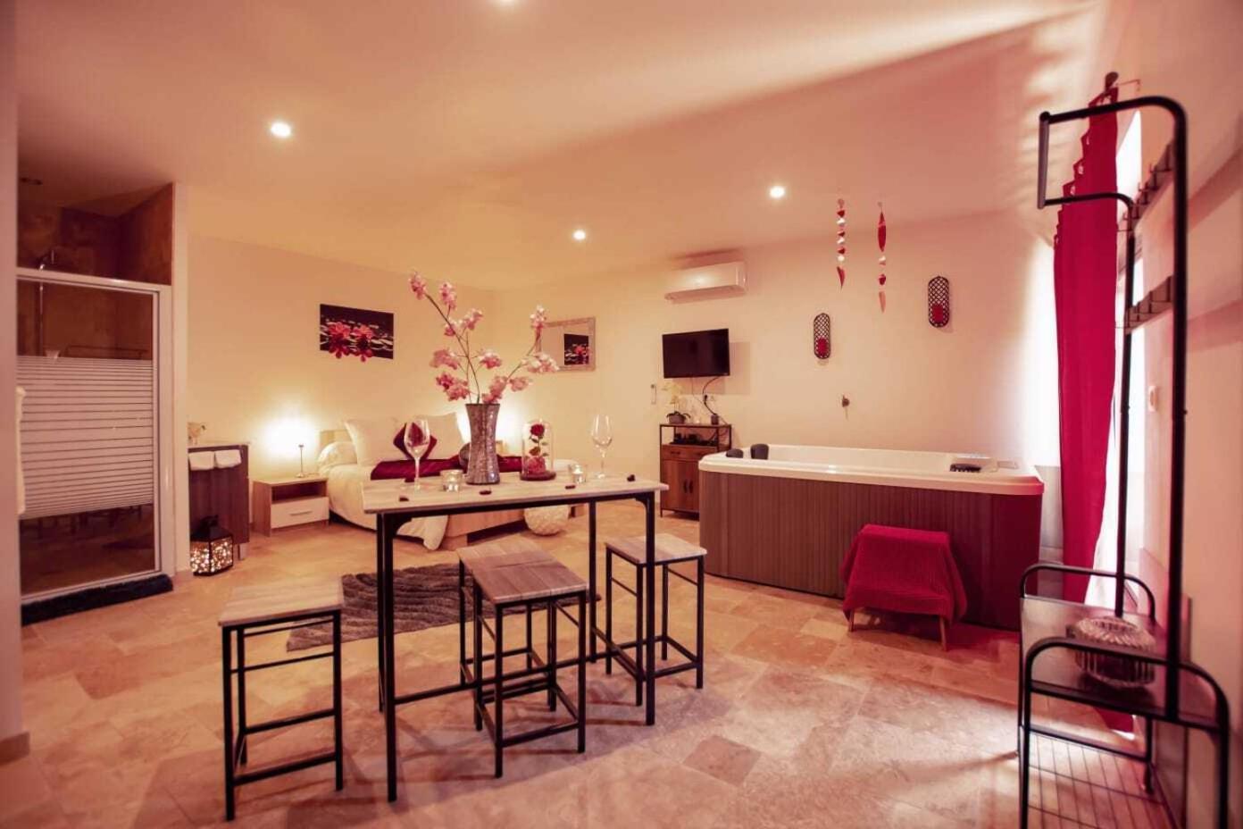 Gites Spa De Charme L Etoile Spa Beynac-et-Cazenac Dış mekan fotoğraf